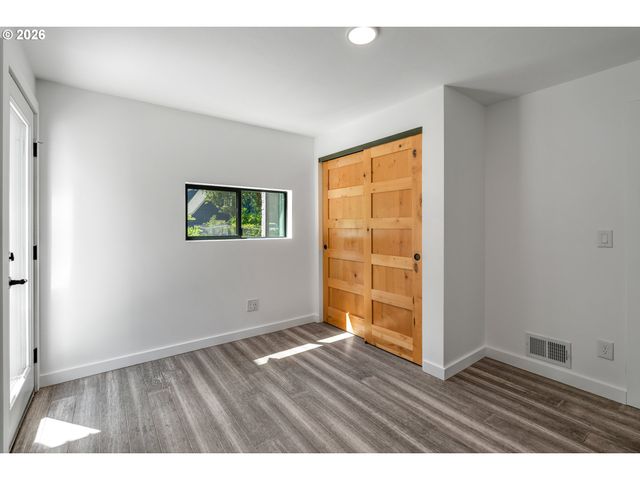 5017 Se ALDERCREST Rd, Milwaukie, OR 97222