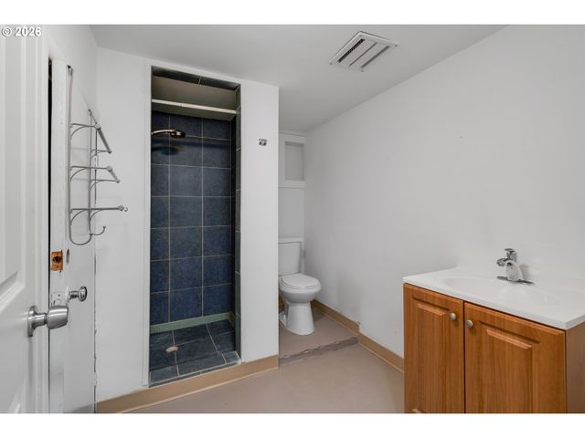 5017 Se ALDERCREST Rd, Milwaukie, OR 97222