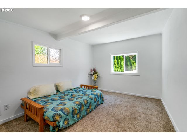 5017 Se ALDERCREST Rd, Milwaukie, OR 97222