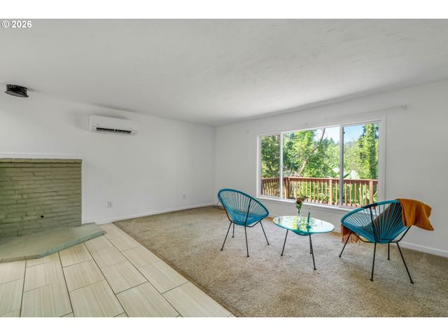 5017 Se ALDERCREST Rd, Milwaukie, OR 97222