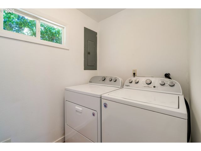 5017 Se ALDERCREST Rd, Milwaukie, OR 97222
