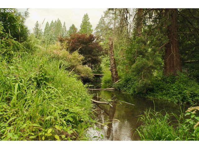 5017 Se ALDERCREST Rd, Milwaukie, OR 97222