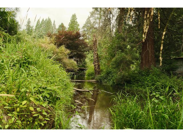 5017 Se ALDERCREST Rd, Milwaukie, OR 97222