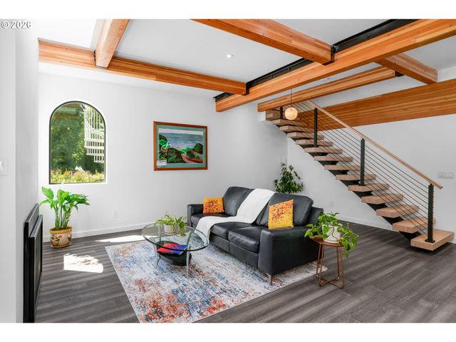 5017 Se ALDERCREST Rd, Milwaukie, OR 97222