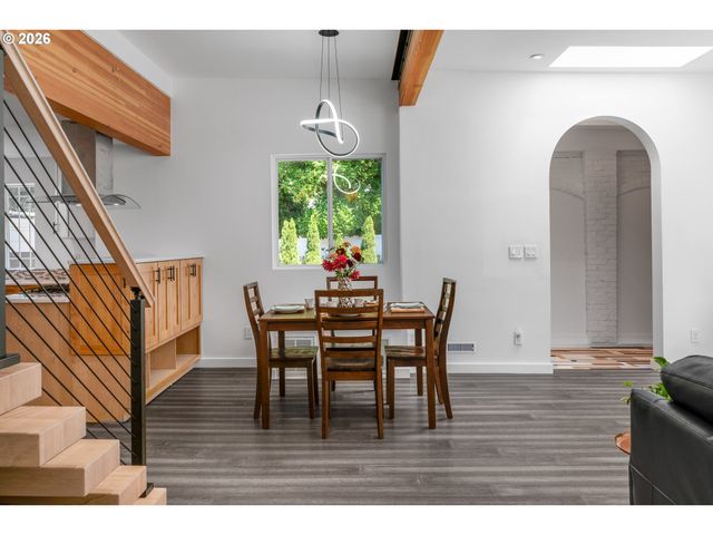 5017 Se ALDERCREST Rd, Milwaukie, OR 97222