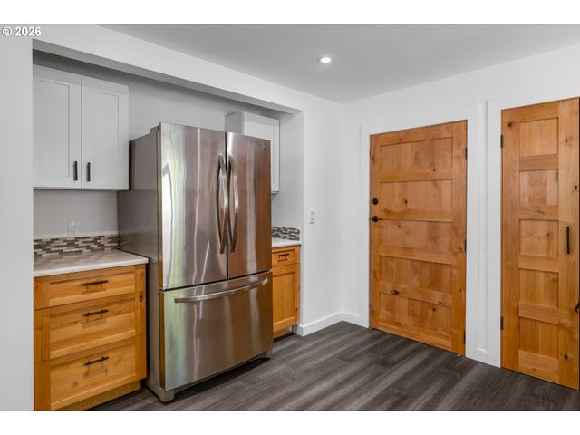 5017 Se ALDERCREST Rd, Milwaukie, OR 97222