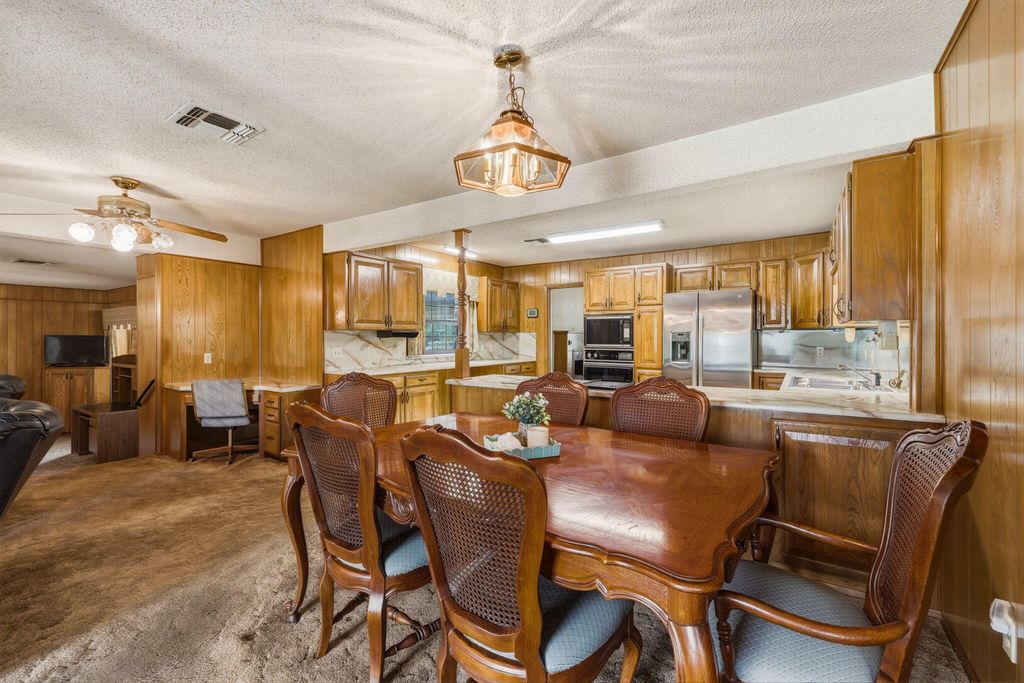 Image 14 of property listing at 43 Garden Road, San Angelo, TX 76903