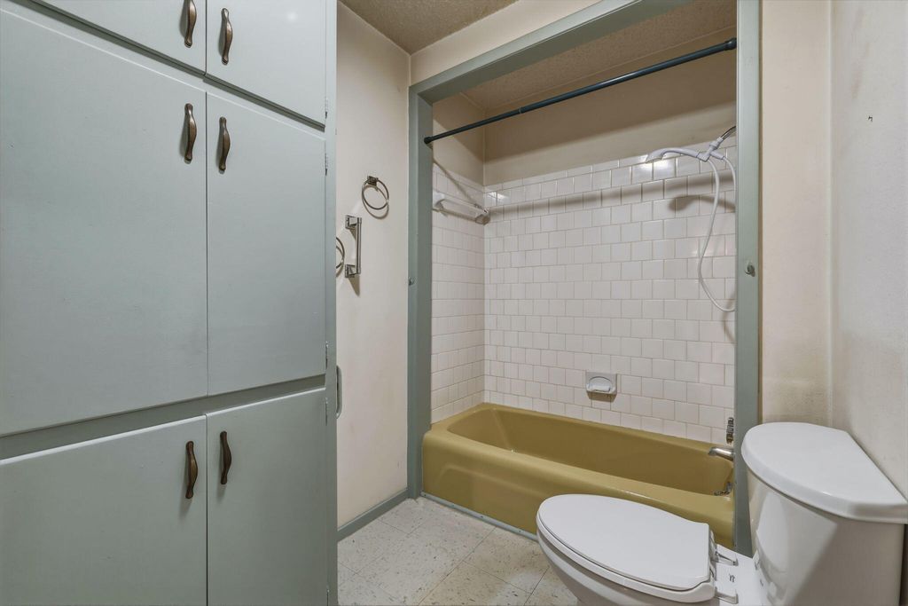 Image 25 of property listing at 43 Garden Road, San Angelo, TX 76903