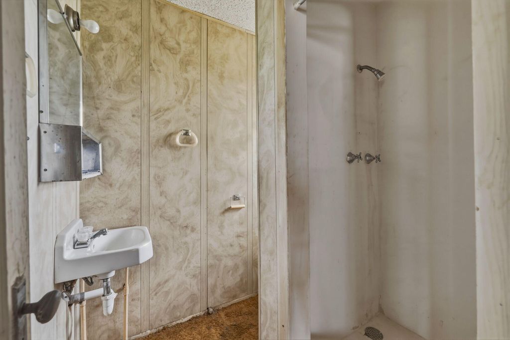 Image 39 of property listing at 43 Garden Road, San Angelo, TX 76903