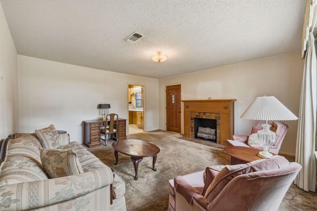 Image 9 of property listing at 43 Garden Road, San Angelo, TX 76903