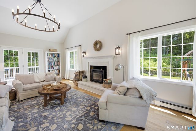 15 Mountain Manor Road, Newtown, CT 06482