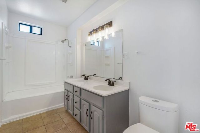 11882 Ramona Avenue, Hawthorne, CA 90250