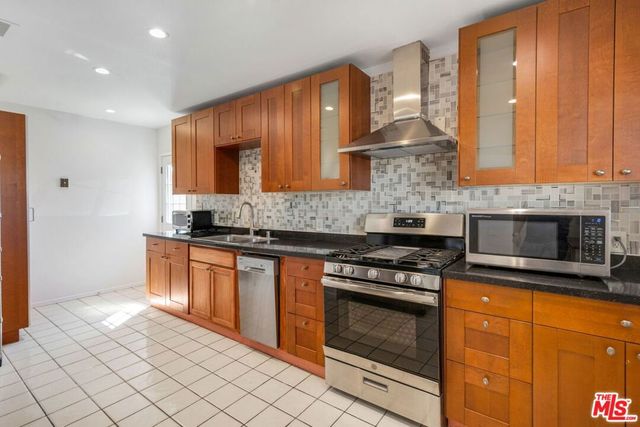 11882 Ramona Avenue, Hawthorne, CA 90250