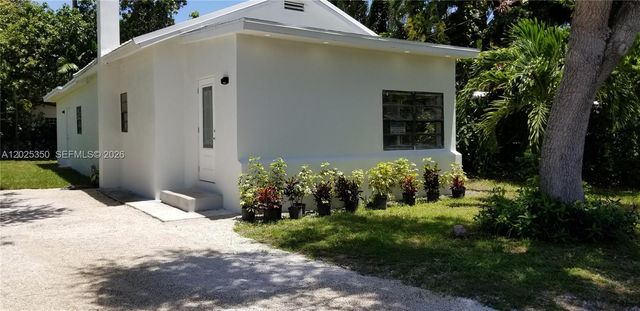 2465 NE 184th St, North Miami Beach, FL 33160
