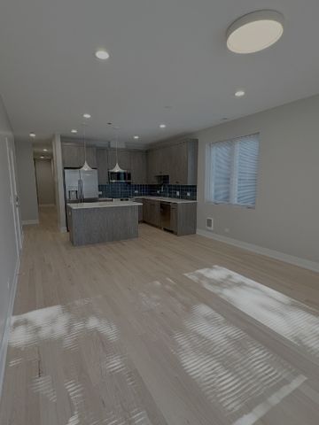 6455 S St. Lawrence Avenue 3, Chicago, IL 60637