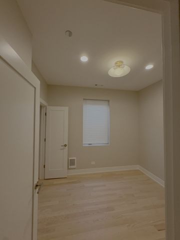 6455 S St. Lawrence Avenue 3, Chicago, IL 60637