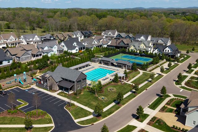8776 Belladonna Dr, College Grove, TN 37046