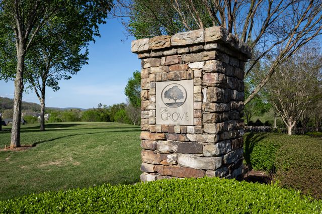 8776 Belladonna Dr, College Grove, TN 37046