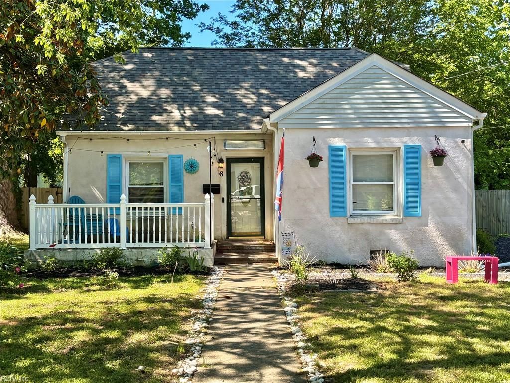 8 Clover ST, Hampton, VA 23669