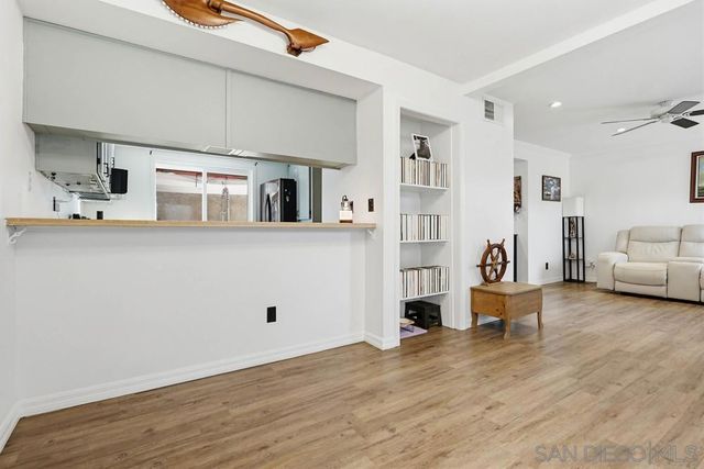 140 E El Norte Parkway 6, Escondido, CA 92026