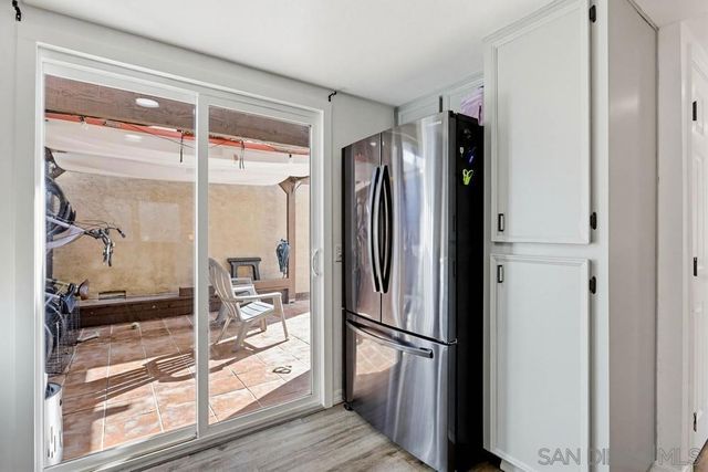 140 E El Norte Parkway 6, Escondido, CA 92026