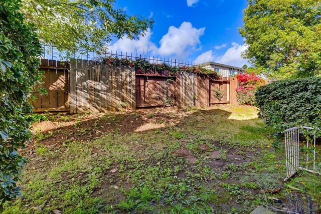 140 E El Norte Parkway 6, Escondido, CA 92026