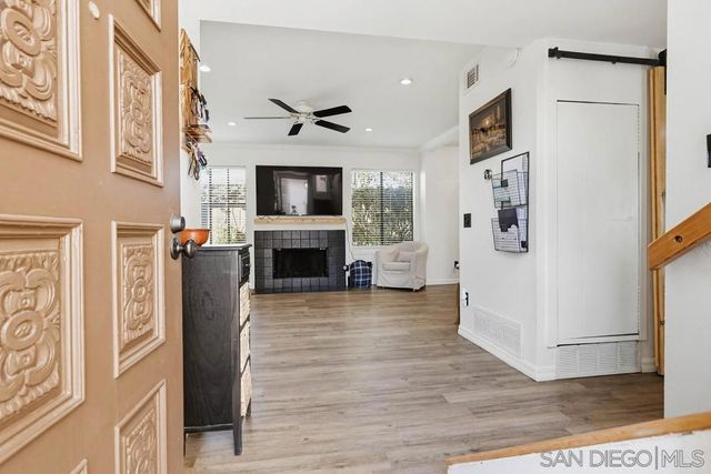 140 E El Norte Parkway 6, Escondido, CA 92026