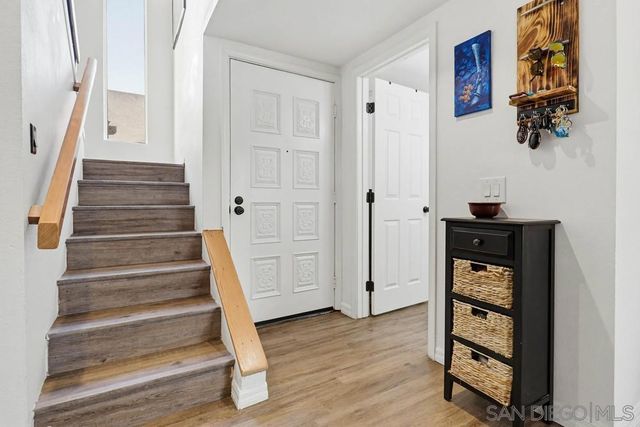 140 E El Norte Parkway 6, Escondido, CA 92026