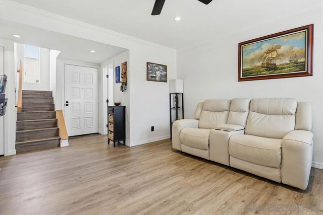 140 E El Norte Parkway 6, Escondido, CA 92026