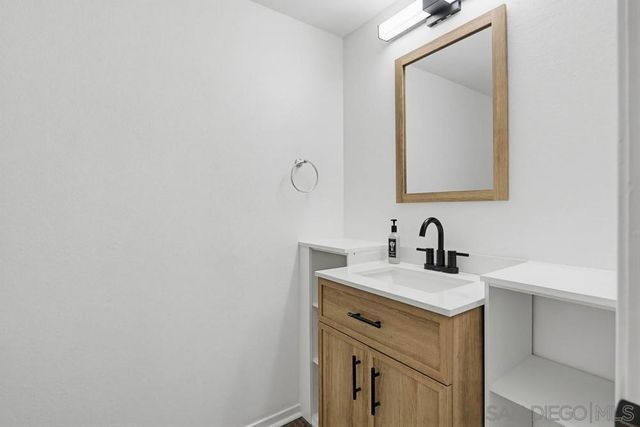 140 E El Norte Parkway 6, Escondido, CA 92026