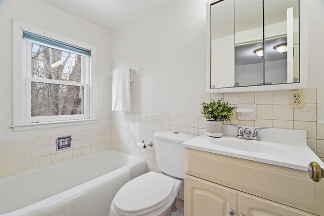 1127 W NORTHLAND AVENUE, Appleton, WI 54914