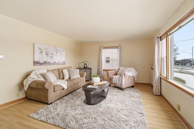 1127 W NORTHLAND AVENUE, Appleton, WI 54914