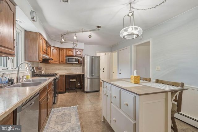 1741 FAIRMOUNT AVE, Vineland, NJ 08361