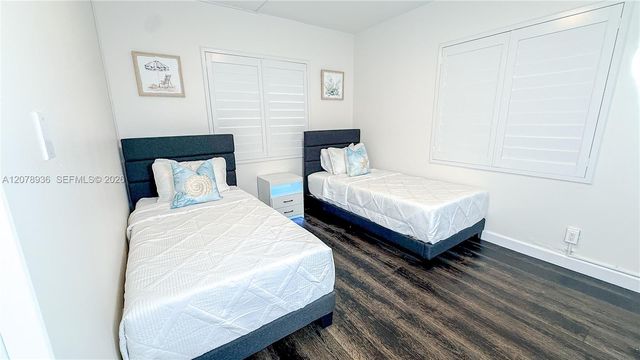 5121 SW 87th Avenue, Cooper City, FL 33328