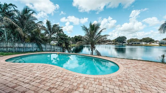5121 SW 87th Avenue, Cooper City, FL 33328