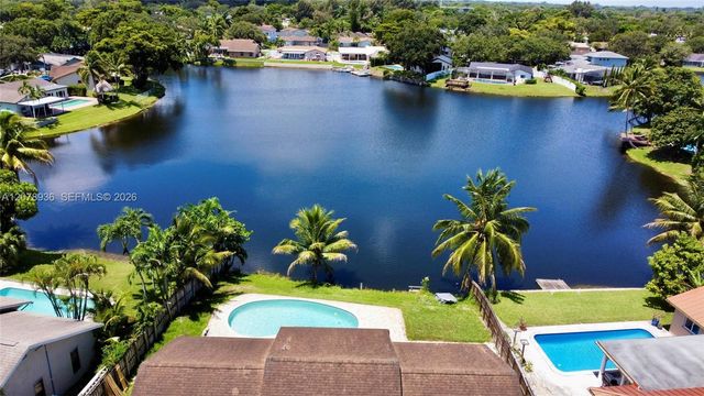 5121 SW 87th Avenue, Cooper City, FL 33328