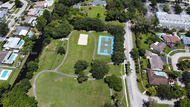 5121 SW 87th Avenue, Cooper City, FL 33328