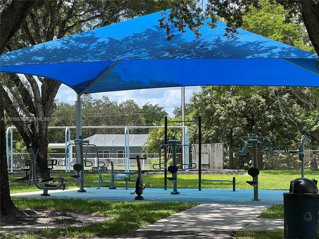 5121 SW 87th Avenue, Cooper City, FL 33328