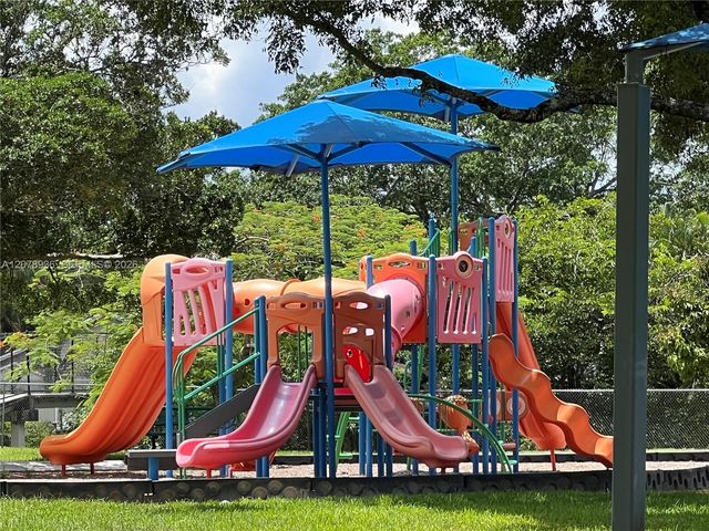 5121 SW 87th Avenue, Cooper City, FL 33328