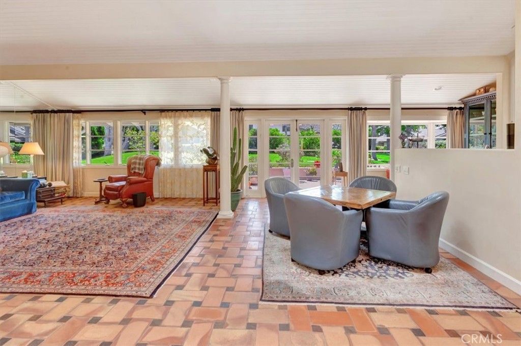 Image 14 of property listing at 537 Vista Grande, Newport Beach, CA 92660