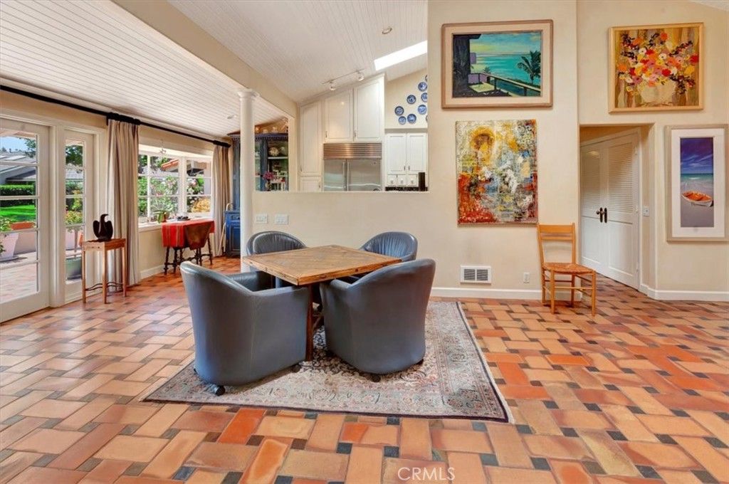 Image 15 of property listing at 537 Vista Grande, Newport Beach, CA 92660