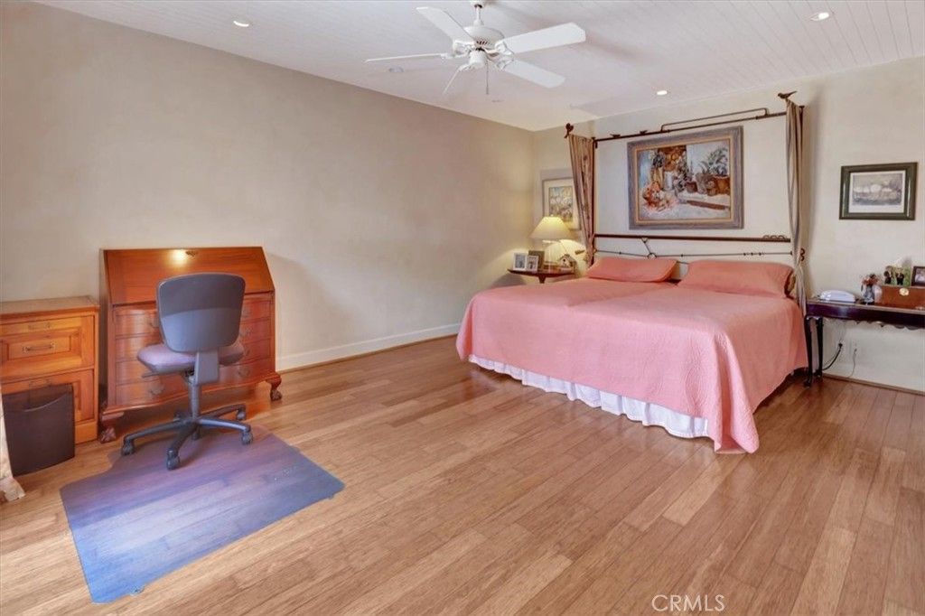 Image 22 of property listing at 537 Vista Grande, Newport Beach, CA 92660