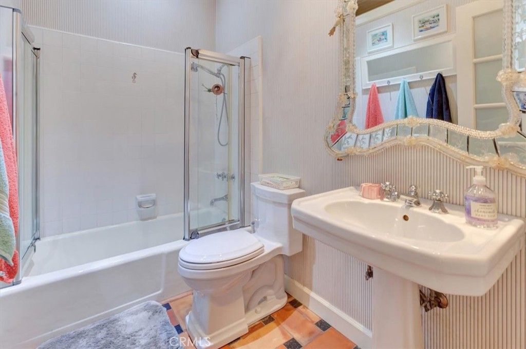 Image 28 of property listing at 537 Vista Grande, Newport Beach, CA 92660