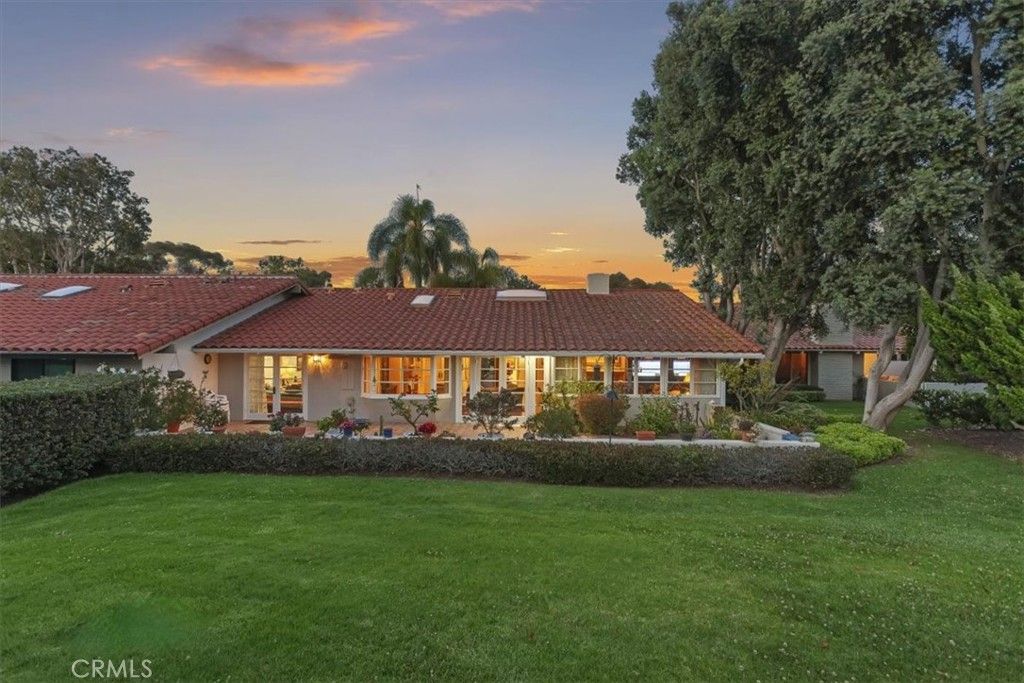 Image 38 of property listing at 537 Vista Grande, Newport Beach, CA 92660