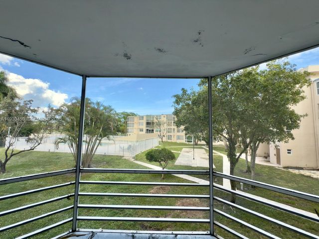 1401 NE 191st St D207, Miami, FL 33179