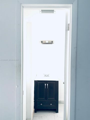 1401 NE 191st St D207, Miami, FL 33179