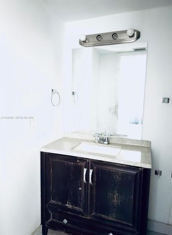 1401 NE 191st St D207, Miami, FL 33179