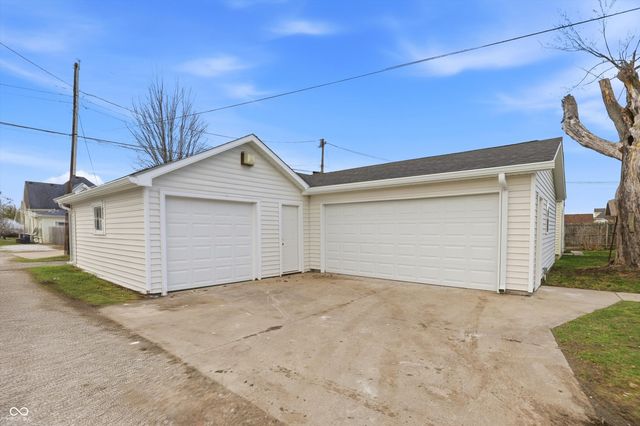 1111 Main Street, Elwood, IN 46036