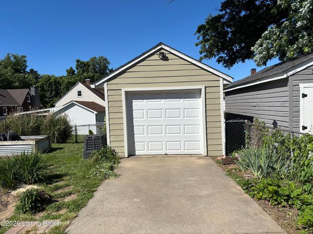 2348 Dorma Ave, Louisville, KY 40217