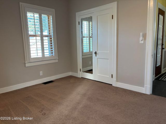 2348 Dorma Ave, Louisville, KY 40217